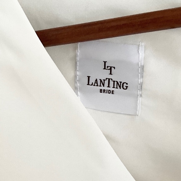 White Wedding Dress with Timeless Elegance - Picture 8 of 16